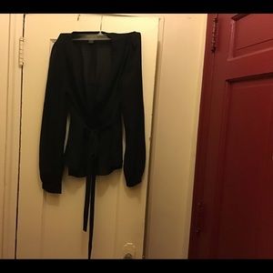 Black 100% polyester blouse 👚 pleaded v-neck, with a sach